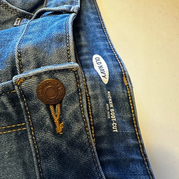 Old Navy Women's Kicker Boot Cut Jeans - Picture 3 of 7